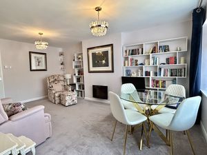 Lounge/Diner- click for photo gallery